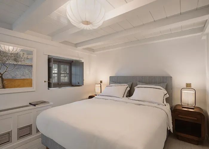 Hydra (Saronic Islands) Resorts