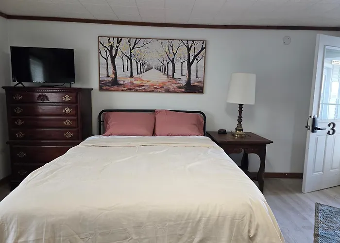 Poplars Lake Life Resort