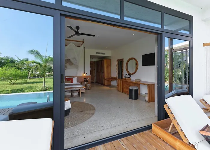 Kwanza Resort By Sunrise