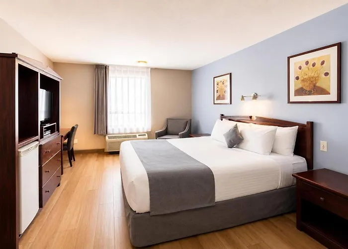 Super 8 By Wyndham Lake Country/Winfield Area Airport North