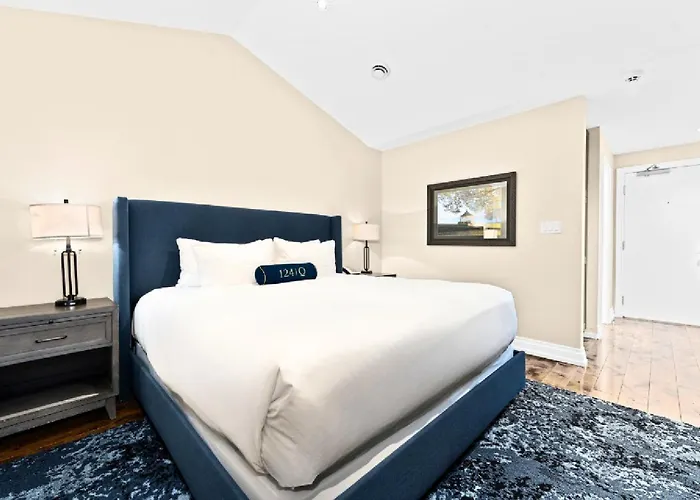 124 On Queen Hotel & Spa