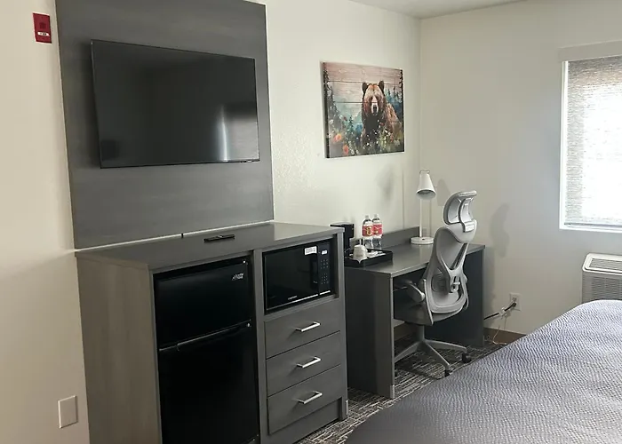 Super 8 By Wyndham Montpelier - Bear Lake