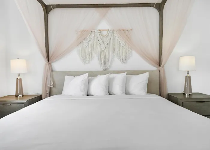 Townhouse Hotel