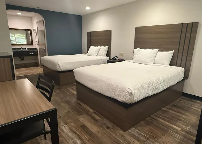 Baymont By Wyndham Manteca