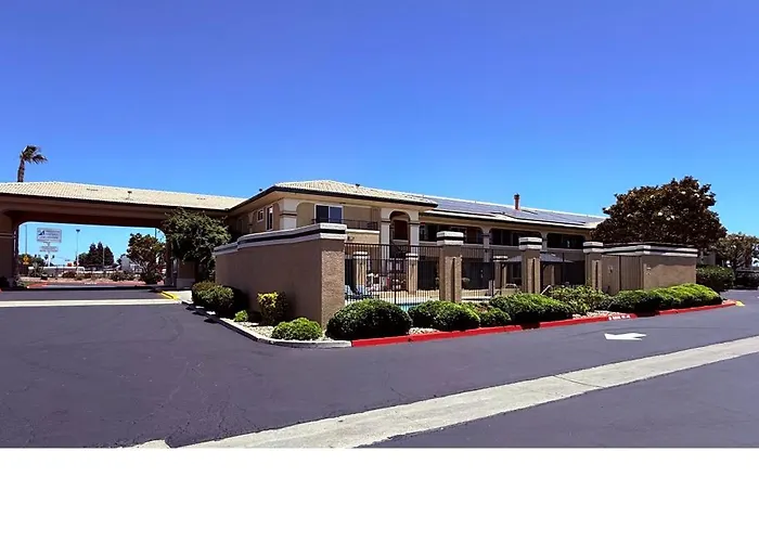 Baymont By Wyndham Manteca