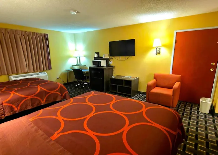 Super 8 By Wyndham Henderson North East Denver