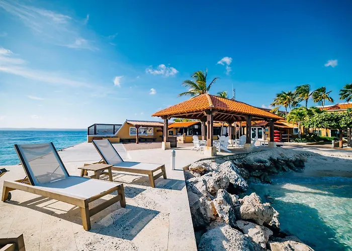 Harbour Village Beach Club