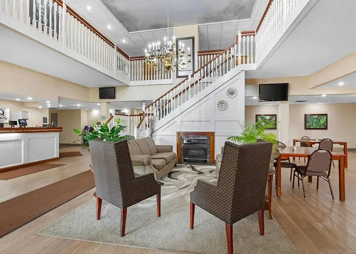 Quality Inn & Suites Bellville - Mansfield