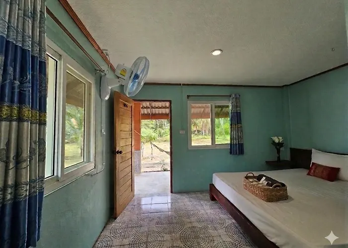 Koh Ngai Kaimuk Thong Resort