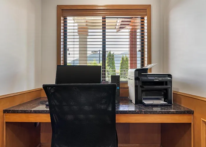Surestay Plus Hotel By Best Western Salmon Arm