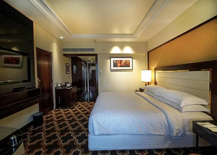 Sheraton Grand Pune Bund Garden Hotel