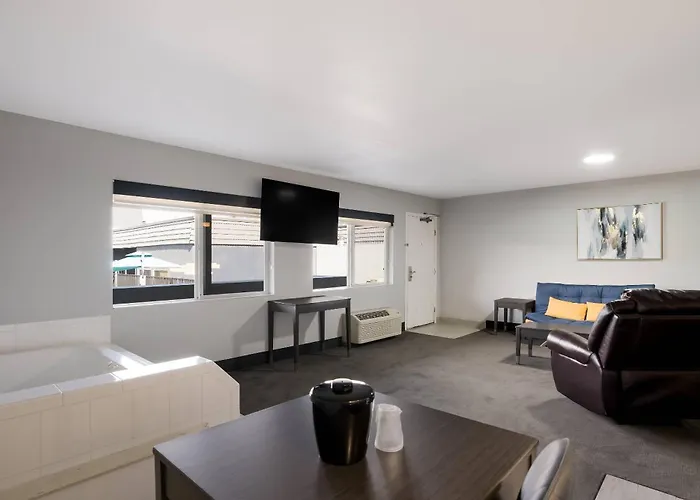 Richland Riverfront Hotel, An Ascend Collection Hotel