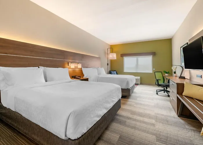 Holiday Inn Express & Suites - St. Petersburg - Madeira Beach By Ihg