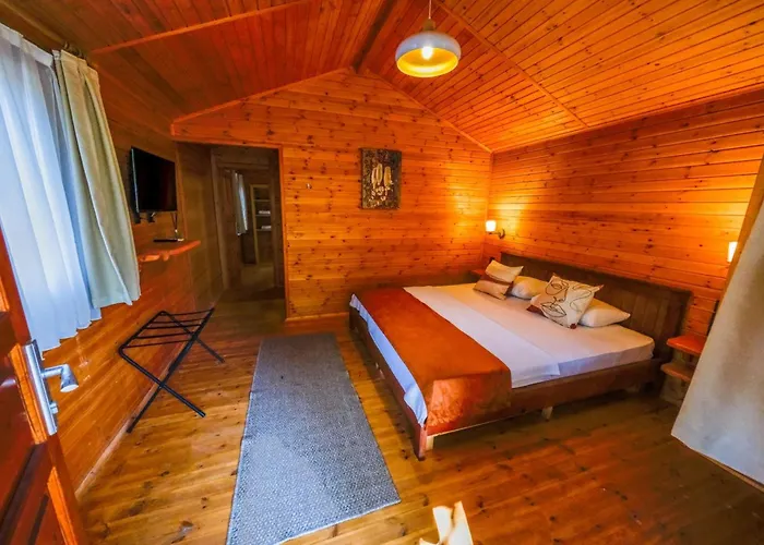 Eden Bungalows And Beach