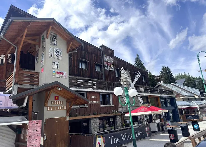 Logis Hotel Le Cairn
