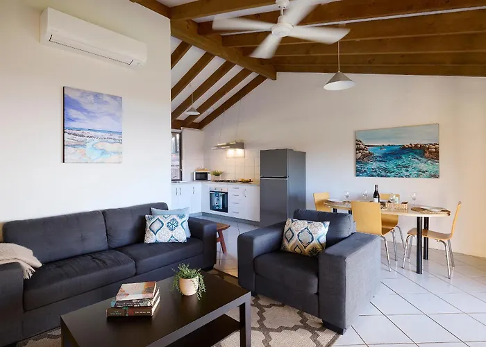 Chandlers Smiths Beach Villas