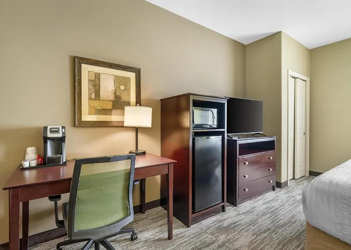Best Western Plus Chalmette Hotel