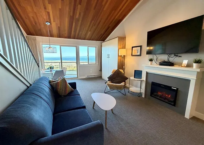 Oceanfront Studio With Loft - Amazing Views!
