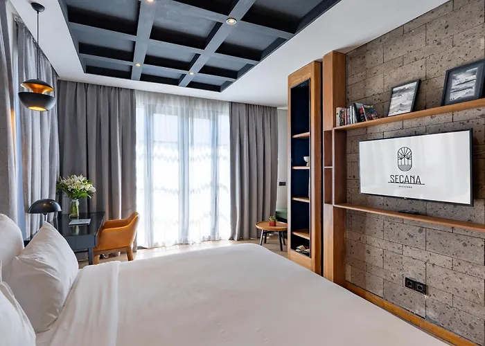 Secana Beachtown Resort & Villas