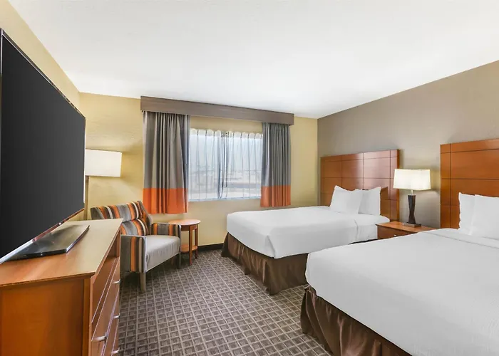 Best Western Plus Scottsdale Thunderbird Suites