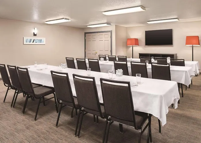 Country Inn & Suites By Radisson, Cottage Grove, Mn