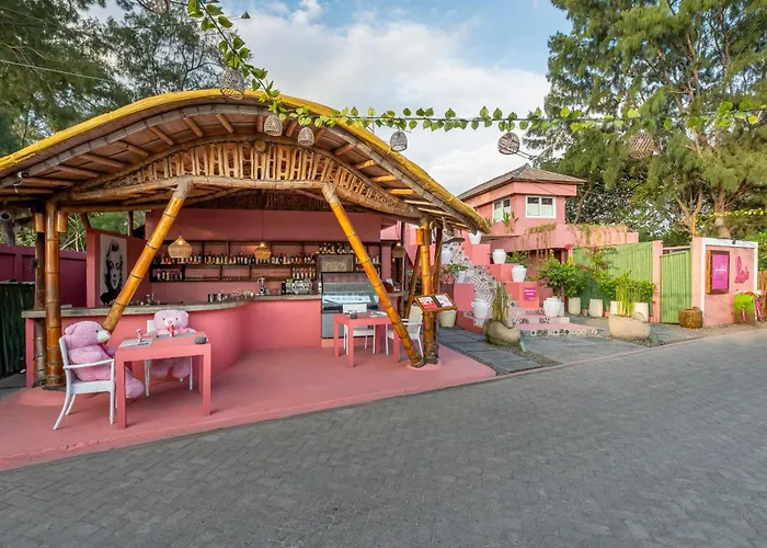 Pinkcoco Gili Trawangan - Constant Surprises - For Cool Adults Only