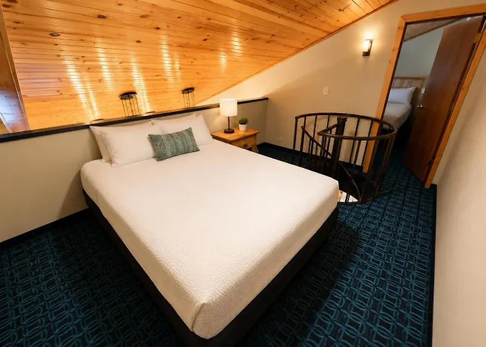 Round Barn Lodge