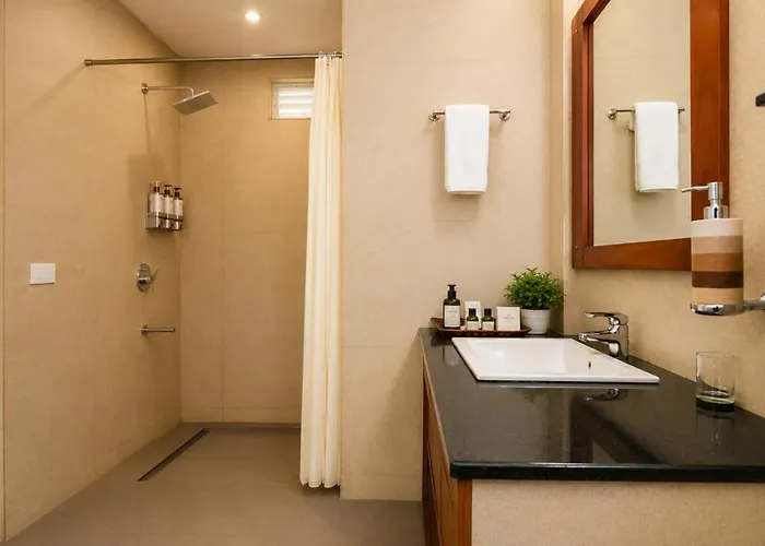 Shola Crown Resort - Munnar