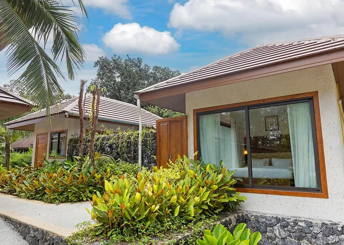 Naiyang Park Resort - Beachfront Escape