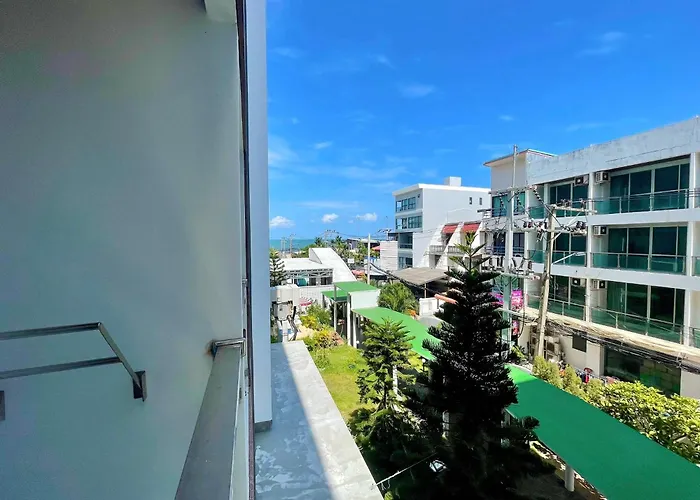 Golden Jomtien Beach Hotel