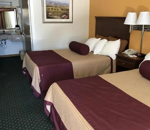 Cloverdale Wine Country Inn And Suites