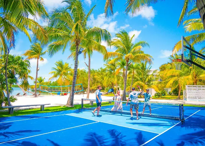 Private Beach Pickleball Court And Tiki Bar Heated Pool Designated Paradise Key