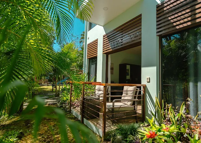 Bungalows Beachfront Hotel