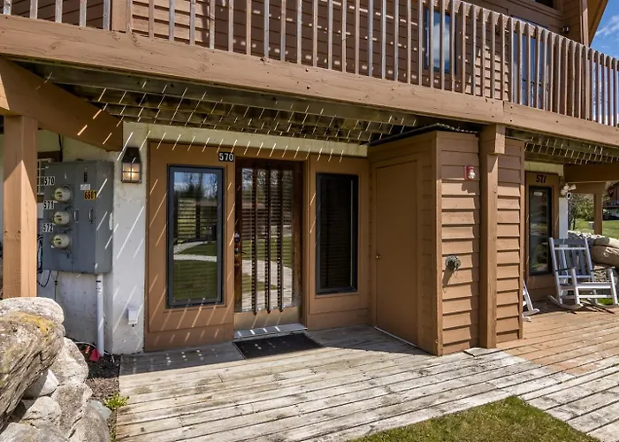 Greens & Glides Getaway At Schuss Mountain