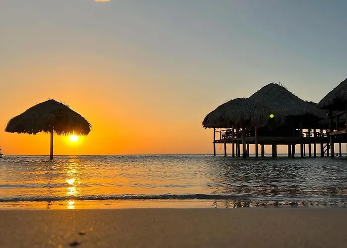 North Beach Club, Trujillo, Honduras