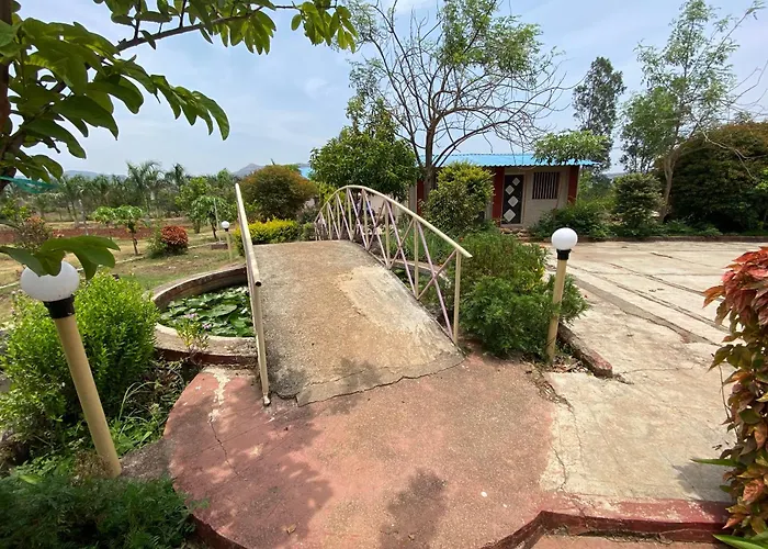 The Glen Woods Luxury Dome Stay Near Pavana Lake