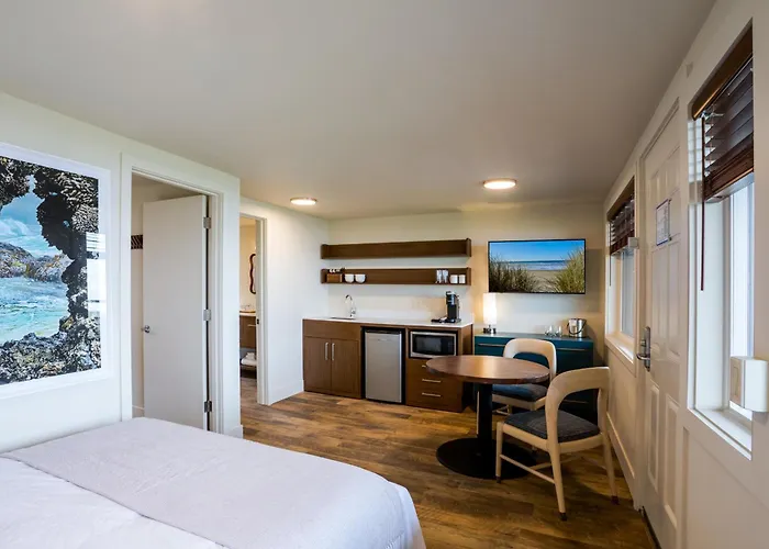 Manzanita Oceanfront Inn