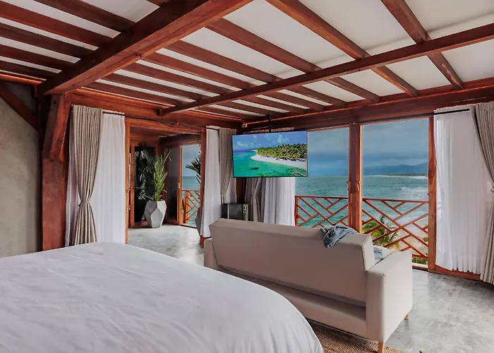 Jaguar Beachfront Ecohotel & Spa