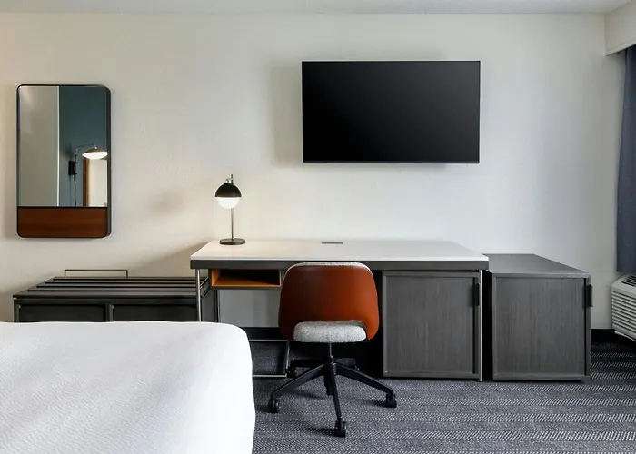Courtyard By Marriott Wichita East
