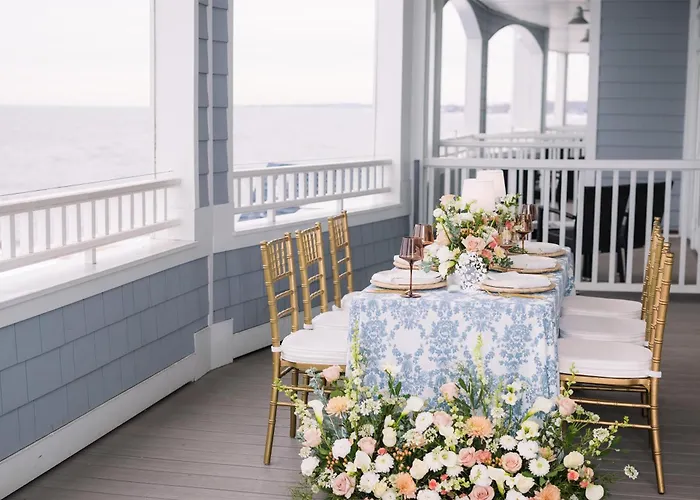 Madison Beach Hotel, Curio Collection By Hilton