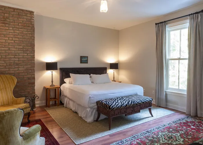 Stewart House Hotel