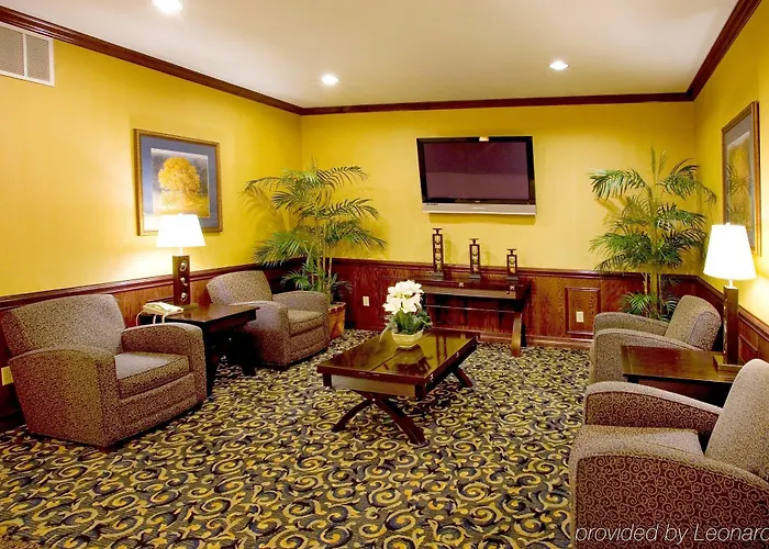 Holiday Inn Express Hotel And Suites Falfurrias