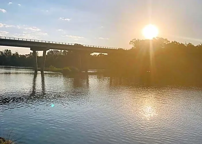 Pont De Val - La Riviere Apartments
