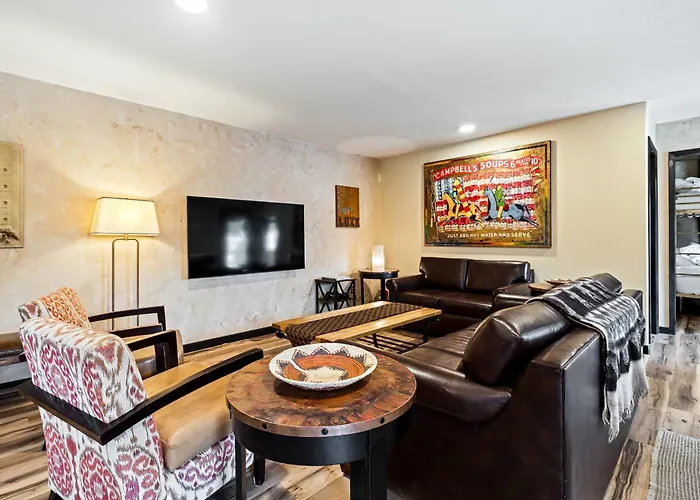 Luxx Taos Motor Lodge