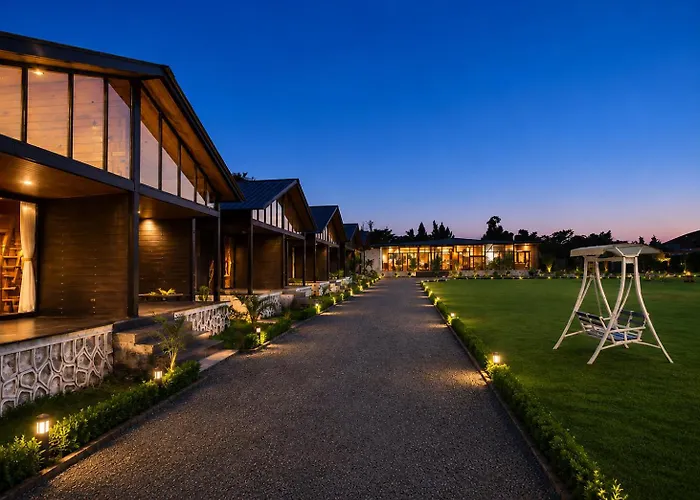 Shreephal Luxury Lake Resort - Hatgad, Saputara