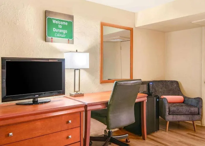 Econo Lodge Inn & Suites Durango