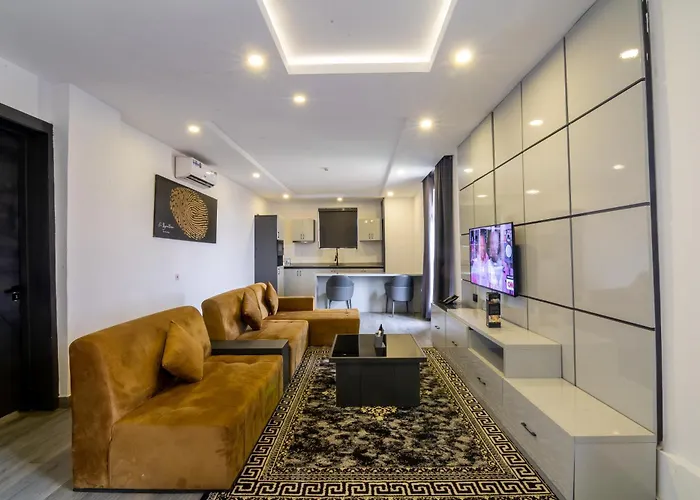 De Signature Tower Hotel & Suites