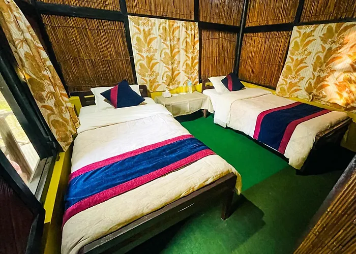 Hotel Tharu Garden