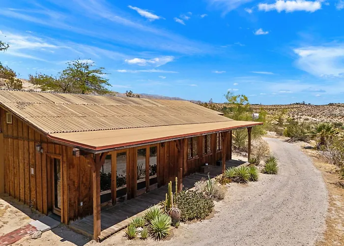 The Bubbling Wells Oasis, 3 Homes On 107 Acres
