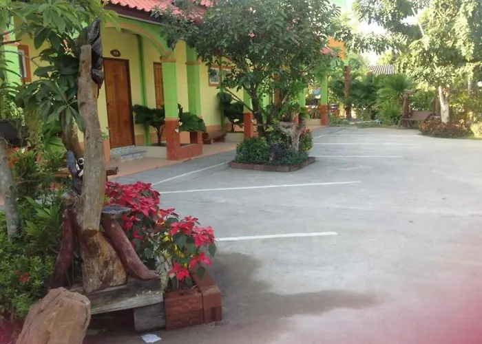 Romruen Resort